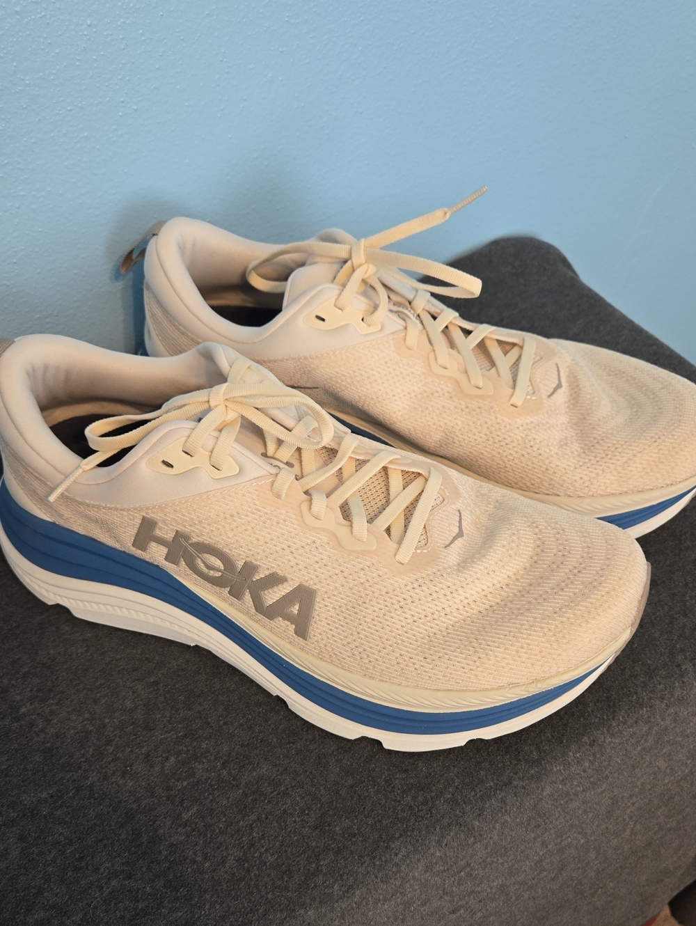 Hoka Men's Gaviota 5. Cream upper w/ blue midsole stripe